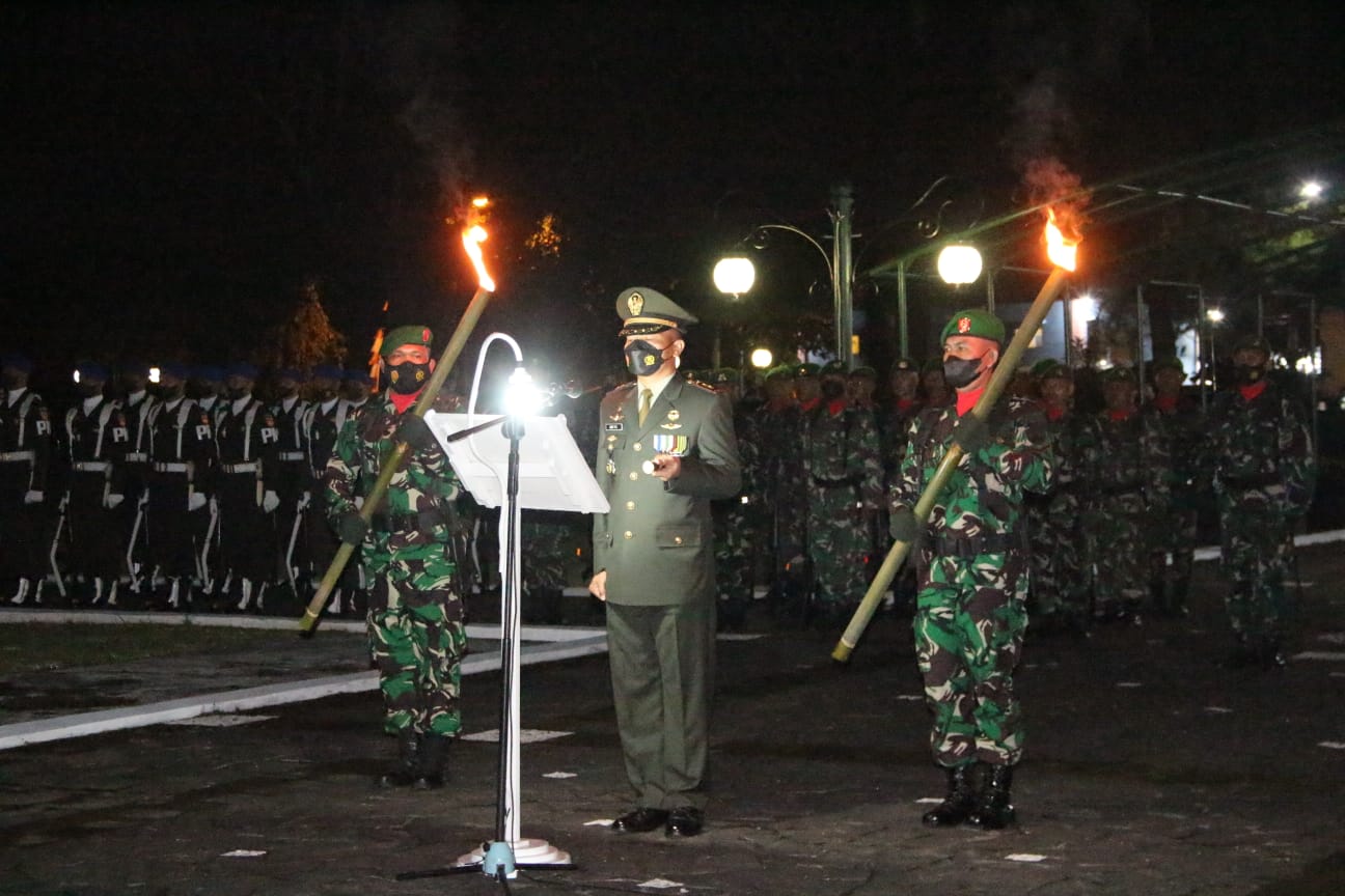 HUT RI Ke-77, Prajurit Korem 073/MKT Laksanakan Apel Kehormatan Dan Renungan Suci